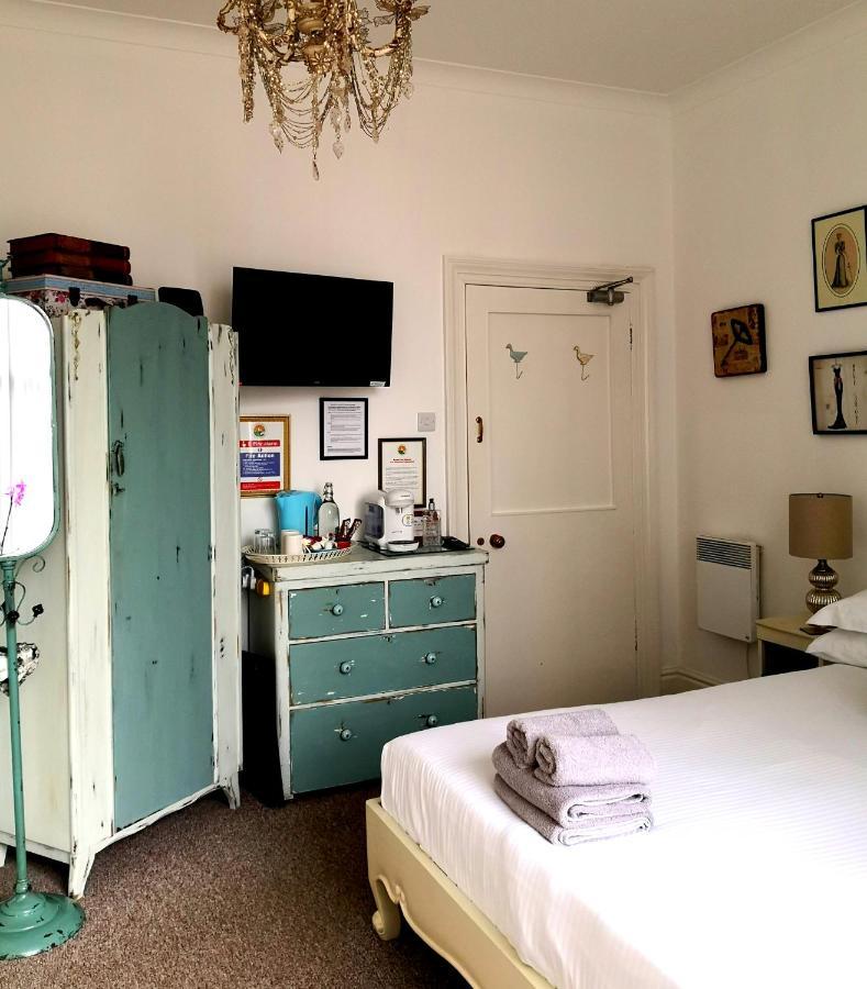 הנסטנטון Sunset Guest House מראה חיצוני תמונה A room at the Old Ship Inn