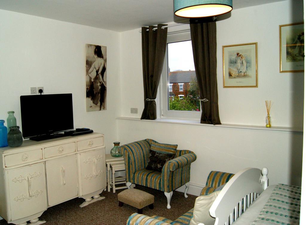הנסטנטון Sunset Guest House מראה חיצוני תמונה A typical bedroom in a UK HMO