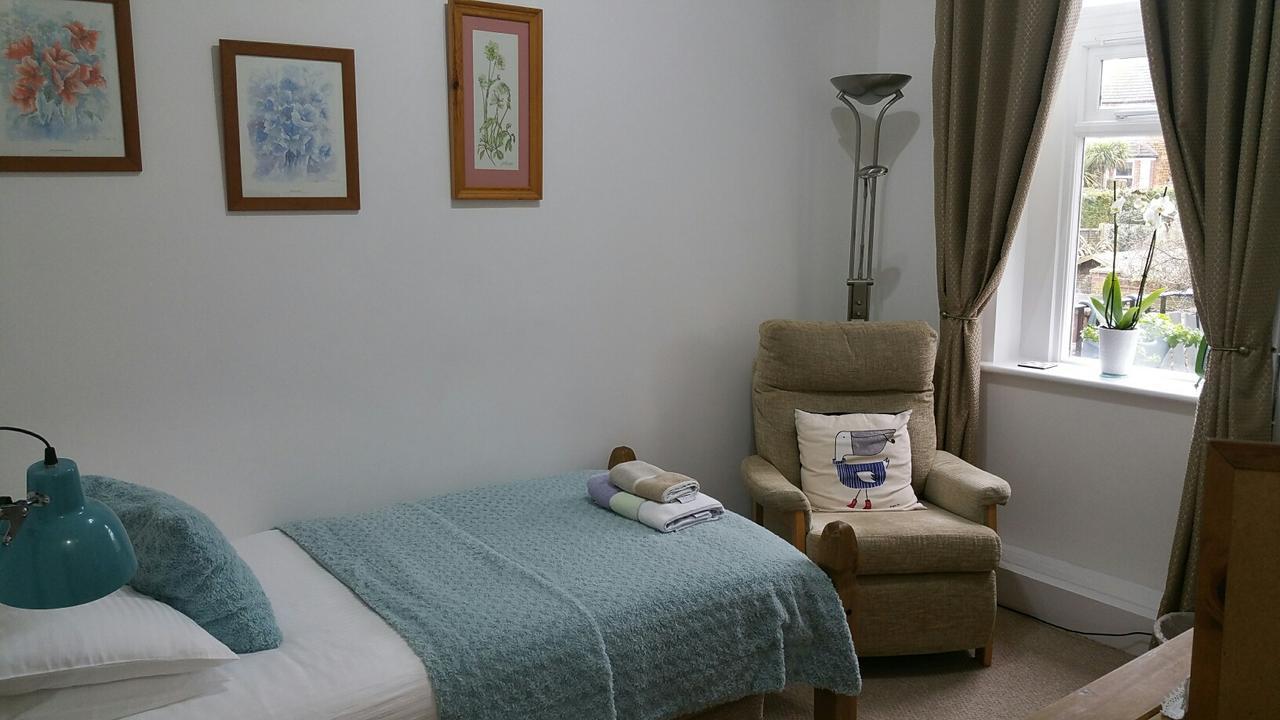 הנסטנטון Sunset Guest House מראה חיצוני תמונה A room at the hospice