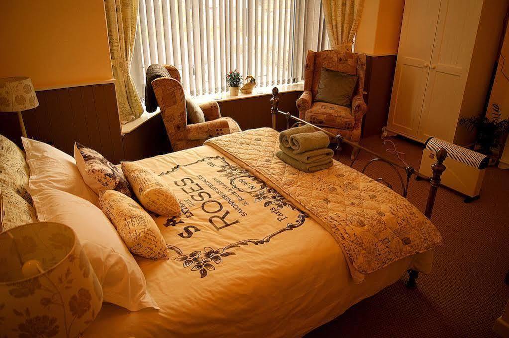הנסטנטון Sunset Guest House מראה חיצוני תמונה A bedroom at the care home